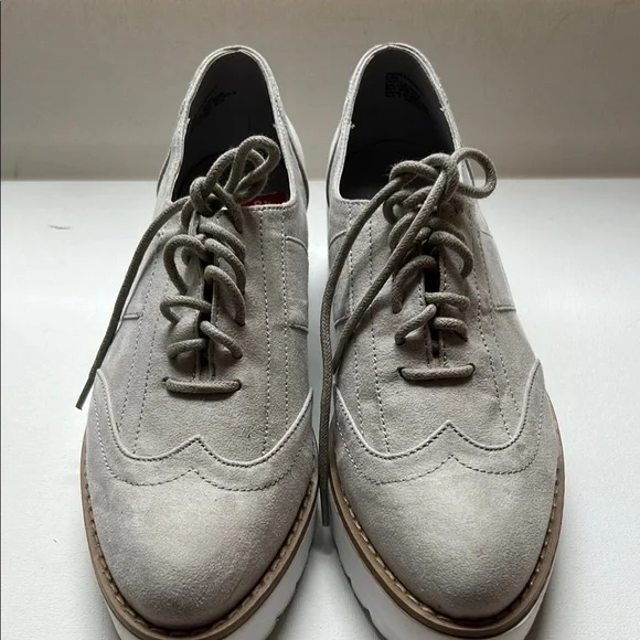 Madden Girl Gray Sneakers with Platform Sole Beige color Size 8.5 - Picture 3 of 11